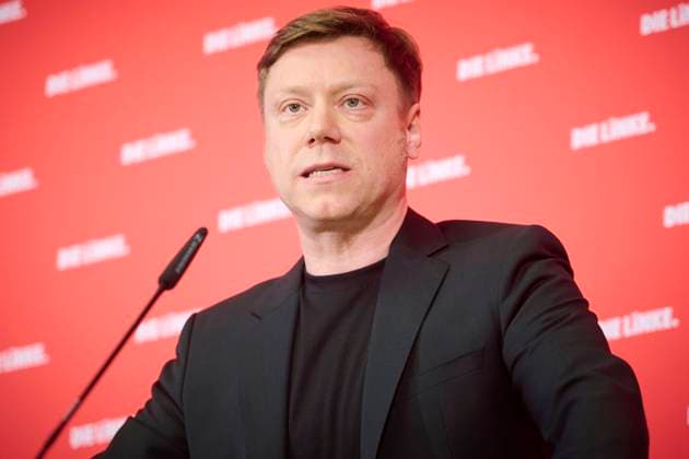 News Themen der Woche KW12 News Bilder des Tages Berlin, Pressekonferenz von Die Linke mit Martin Schirdewan Martin Schirdewan (Vorsitzender der Partei DIE LINKE) gibt am 20.03.2023 eine Pressekonferenz zu aktuellen politischen Themen im Karl-Liebknecht Haus in Berlin. Berlin Karl-Liebknecht Haus Berlin Deutschland *** Berlin, press conference of Die Linke with Martin Schirdewan Martin Schirdewan chairman of the party DIE LINKE gives on 20 03 2023 a press conference on current political issues in the Karl Liebknecht House in Berlin Berlin Karl Liebknecht House Berlin Germany