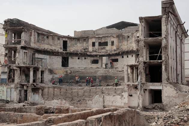 News Themen der Woche KW12 News Bilder des Tages RUSSIA, MARIUPOL - MARCH 21, 2023: Work is underway to rebuild the Donetsk Region Academic Drama Theatre. The Donetsk People s Republic became part of Russia after the September 2022 referendum. Valentin Sprinchak TASS  57994217