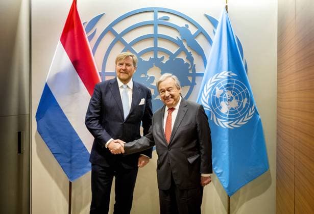 News Themen der Woche KW12 NEW YORK - King Willem-Alexander in conversation with Antonio Guterres, Secretary General of the UN, during the UN Water Conference. The king is paying a two-day visit to the United States as part of the United Nations water conference. The conference serves as a prelude to the climate summit in Dubai later this year. ANP KOEN VAN WEEL netherlands out - belgium out  Copyright: xx x465542306x originalFilename: 465542306.jpg