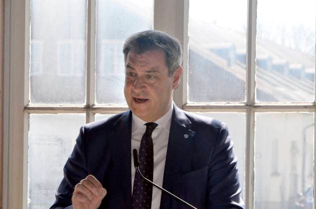 22.03.23. Dachau, Dr. Markus Söder, Bayerischer Ministerpräsident, MdL Freistaates Bayern Parteivorsitzender der CSU. Eröffnung der Sonderausstellung Auftakt des Terrors – Frühe Konzentrationslager im Nationalsozialismus in der KZ-Gedenkstätte Dachau. Vor über 90 Jahren, am 30. Januar 1933, übernahmen die Nationalsozialisten in Deutschland die Regierung. Sie etablierten eine terroristische Diktatur und entrechteten, verfolgten und ermordeten Millionen von Menschen. Konzentrationslager KZ NS-Diktatur, Ausstellung beleuchtet an zehn Themenstationen anhand zahlreicher Dokumente, Fotos und Biografien von Verfolgten die Rolle und Funktion, die den frühen Konzentrationslagern zukam. *** 22 03 23 Dachau, Dr Markus Söder, Bavarian Minister Presi