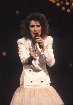 HISTORISKEBILDER Dublin, Irland 1988. Melodi Grand Prix Eurovision Song Contest 1988. Celine Dion pa scenen. Hun vinner finalen for Sveits med sangen Ne partez pas sans moi . Arkivfoto: Eystein Hanssen DUBLIN IRELAND IRLAND EDITORIAL USE ONLY Ref:pFGdEkFvEgU.jpg *** HISTORICAL PHOTOS Dublin, Ireland 1988 Melodi Grand Prix Eurovision Song Contest 1988 Celine Dion on stage She wins the final for Switzerland with the song Ne partez pas sans moi Archive photo Eystein Hanssen DUBLIN IRELAND IRELAND EDITORIAL USE ONLY 