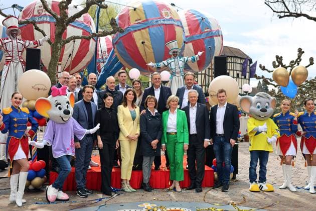 News Themen der Woche KW12 News Bilder des Tages Rust, Deutschland 23. März 2023: Pressekonferenz Saisonstart Europapark Rust - 2023 16. Themenbereich ist das Fürstenturm Liechtenstein, mit einer Liechtensteiner Ballonfahrt im Europapark Rust Europapark Baden Württemberg *** Rust, Germany 23 March 2023 press conference season start Europapark Rust 2023 16 theme area is the Liechtenstein Princes Tower, with a Liechtenstein balloon ride at Europapark Rust Europapark Baden Württemberg Copyright: xFotostandx xHettichx