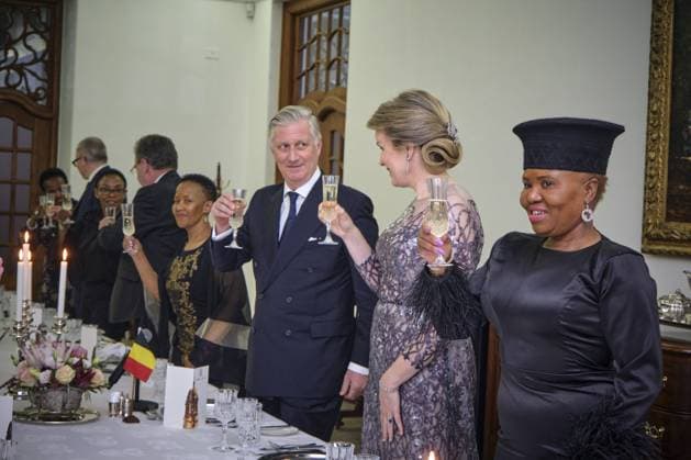 Entertainment Themen der Woche KW12 Entertainment Bilder des Tages King Philippe - Filip of Belgium, Queen Mathilde of Belgium and South African Minister of Social Development Lindiwe Zulu toast their glasses during the State banquet at the Sefako Makgatho Presidential Guesthouse in Pretoria, during a state visit of the Belgian Royal Couple to the Republic of South Africa, Thursday 23 March 2023.  POOLxOLIVIERxPOLET 63566248