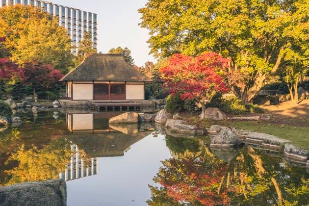 Germany, Hamburg, Pond and Japanese teahouse in Planten un Blomen park property released, KEBF02624