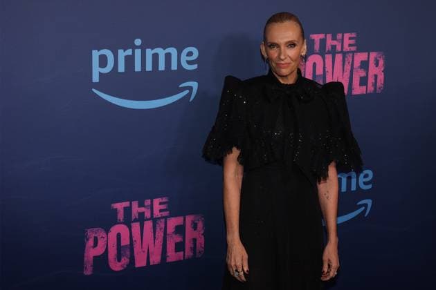 Bilder des Jahres 2023, Entertainment 03 MÃ¤rz Entertainment Themen der Woche KW12 Entertainment Bilder des Tages Toni Collette at arrivals for THE POWER Series Premiere, DGA New York Theater, New York, NY March 23, 2023. Photo By: Manoli Figetakis Everett Collection at arrivals for THE POWER Series Premiere, DGA New York Theater, New York, NY March 23, 2023. Photo By: Manoli Figetakis Everett Collection PUBLICATIONXNOTxINxCANxCHNxFRAxITAxJPNxNORxPOLxRUSxESPxUKxUSA