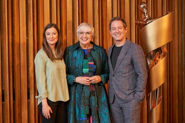 DEUTSCHER FILMPREIS 2023: Bekanntgabe der Nominierungen Claudia Roth, der Beauftragten der Bundesregierung für Kultur und Medien, wird das Präsidium der Deutschen Filmakademie, Alexandra Maria Lara und Florian Gallenberger, bei DEUTSCHER FILMPREIS 2023: Bekanntgabe der Nominierungen im Kino International am 24.03.2023 in Berlin Copyright: xEventpressxRadkex