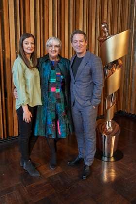 DEUTSCHER FILMPREIS 2023: Bekanntgabe der Nominierungen Claudia Roth, der Beauftragten der Bundesregierung für Kultur und Medien, wird das Präsidium der Deutschen Filmakademie, Alexandra Maria Lara und Florian Gallenberger, bei DEUTSCHER FILMPREIS 2023: Bekanntgabe der Nominierungen im Kino International am 24.03.2023 in Berlin Copyright: xEventpressxRadkex