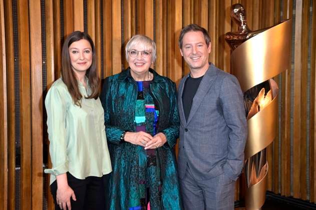 Alexandra Maria Lara, Claudia Roth und Florian Gallenberger bei der Bekanntgabe der Nominierungen für den Deutschen Filmpreis 2023 im Kino International. Berlin, 24.03.2023