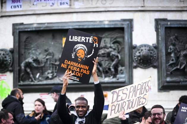 Bilder des Jahres 2023, News 03 März News Themen der Woche KW12 News Bilder des Tages Manifestation contre la loi Immigration du gouvernement dite loi Darmanin NEWS : Manifestation contre la loi Darmanin - Paris - 25 03 2023 JBAutissier Panoramic 