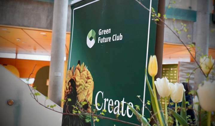 26.03.2023; Berlin, Deutschland, Europa, Welt Verleihung der Green Future Club Nachhaltigkeitspreise: Der Green Concept Award und der Green Product Award wurden ins Leben gerufen, um Produkte, Konzepte und Dienstleistungen auszuzeichnen, die in den Bereichen Nachhaltigkeit, Innovation und Design überzeugen. Start-ups und gegründete Unternehmen konnten sich für den Green Product Award bewerben, während der Green Concept Award visionäre Konzepte von Studenten und Absolventen prämierte. Insgesamt wurden in 14 Kategorien Preise vergeben, darunter Architektur & Tiny Houses, Mode, Mobilität und Sport. Ort: Die Nordischen Botschaften - Felleshus