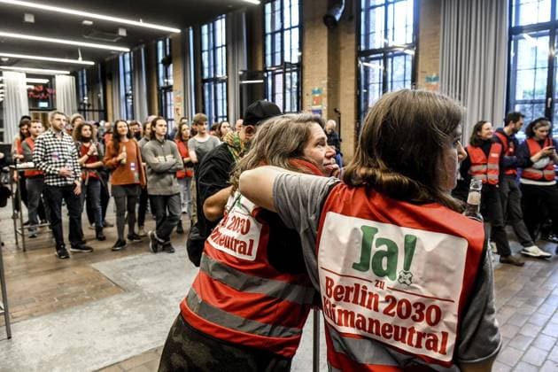 News Themen der Woche KW12 News Bilder des Tages Volksentscheid BUM *** NUR FÜR REDAKTIONELLE ZWECKE *** EDITORIAL USE ONLY ***<p>Am 26. März 2023 warten die Initiatoren des Volksentscheid Berlin Klimaneutral im BUM Kreuzberg auf die Ergebniss. Deutschland Berlin Berlin Copyright: SergejxGlanze *** Referendum BUM FOR EDITORIAL PURPOSES ONLY EDITORIAL USE ONLY p On March 26, 2023, the initiators of the referendum Berlin climate neutral in the BUM Kreuzberg waiting for the results Germany Berlin Berlin Copyright SergejxGlanze Copyright: SergejxGlanze doc7pi4foijvfbnvkxcht4 ,EDITORIAL USE ONLY