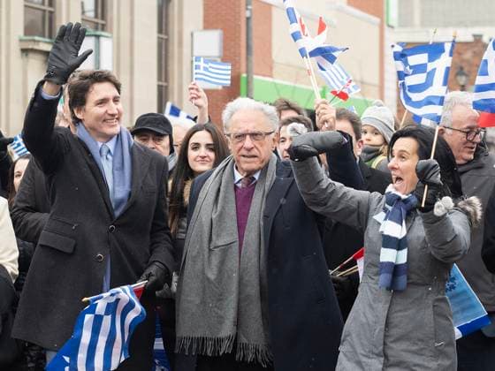 News Themen der Woche KW12 News Bilder des Tages March 26, 2023, Montreal, PQ, Canada: Prime Minister Justin Trudeau, left, waves as he attends the Greek Independence Day Parade in Montreal, Sunday, March 26, 2023. Montreal Canada  - ZUMAc35_ 20230326_zaf_c35_012 Copyright: xGrahamxHughesx