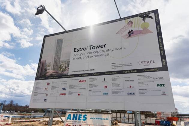 25.03.2023,Berlin,Deutschland,Baustelle Estrel Tower im Bezirk Neukölln *** 25 03 2023,Berlin,Germany,Estrel Tower construction site in Neukölln district