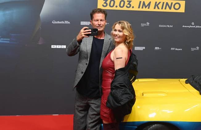 Bilder des Jahres 2023, Entertainment 03 März Entertainment Themen der Woche KW12 Entertainment Bilder des Tages Schauspieler Til Schweiger und Tina Ruland kommt zur Premiere des Films Manta Manta - Zwoter Teil der am 30.03.2023 in die Kinos kommt *** Actors Til Schweiger and Tina Ruland comes to the premiere of the film Manta Manta Zwoter part which comes on 30 03 2023 in cinemas