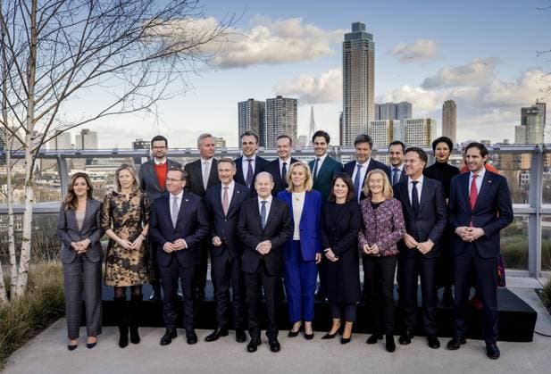 Bilder des Jahres 2023, News 04 April Bilder des Jahres 2023, News 03 März News Themen der Woche KW13 News Bilder des Tages ROTTERDAM - Group photo of Dutch and German cabinet members in the Depot Boijmans Van Beuningen, where mutual consultations are taking place. The cabinets of both countries try to meet annually, mainly to strengthen mutual ties. ANP SEM VAN DER WAL netherlands out - belgium out  Copyright: xx x465876520x originalFilename: 465876520.jpg