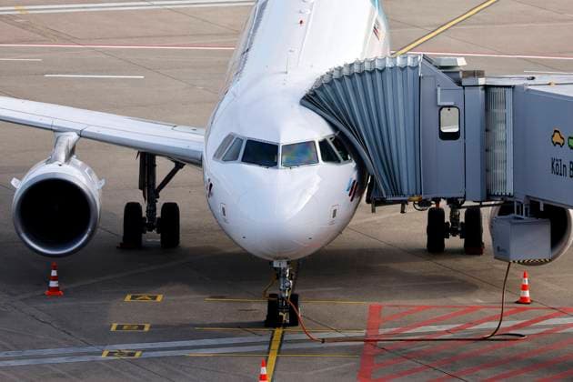 Stillstand am Köln Bonn Airport: Wegen der angekündigten ver.di-Warnstreiks finden über 130 Flüge am Montag am Flughafen Köln Bonn nicht statt. Die Gewerkschaft Verdi setzt auf ganztägige Warnstreiks an den Flughäfen Düsseldorf und Köln Bonn. Deutschlandweit hatten die Gewerkschaften Verdi und EVG zu einem großem Streik am Montag aufgerufen. Köln, 27.03.2023 NRW Deutschland *** Standstill at Cologne Bonn Airport Because of the announced ver di warning strikes, more than 130 flights will not take place on Monday at Cologne Bonn Airport The trade union Verdi is counting on all-day warning strikes at Düsseldorf and Cologne Bonn airports Germany-wide, the trade unions Verdi and EVG had called for a major strike on Monday Cologne, 27 Copyright: xChristophxHardtx