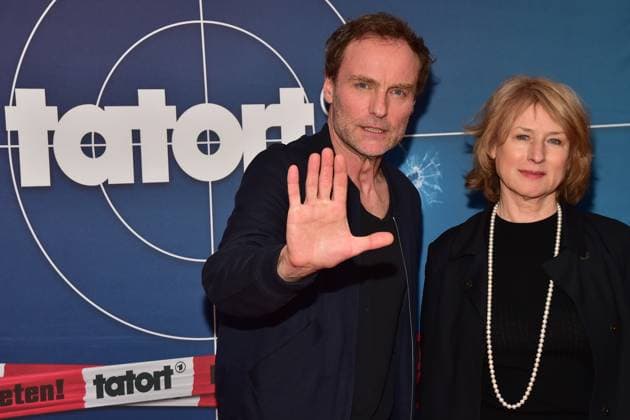 Entertainment Themen der Woche KW13 Entertainment Bilder des Tages TATORT, Premiere Nichts als die Wahrheit Corinna Harfouch , Mark Waschke Ankunft roter Teppich zur Premiere vom TV Sender RBB, TATORT, Premiere Nichts als die Wahrheit 28. März in Berlin *** TATORT, premiere Nothing but the truth Corinna Harfouch , Mark Waschke arrival red carpet to the premiere of the TV channel RBB, TATORT, premiere Nothing but the truth 28 March in Berlin Photopress Mueller