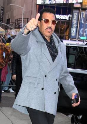 Entertainment Themen der Woche KW13 Entertainment Bilder des Tages NEW YORK, NY - MARCH 28: Lionel Richie seen at Good Morning America promoting the new season of American Idol on March 28, 2023 in New York City. Copyright: xRWx