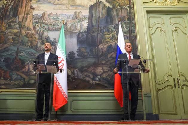 News Themen der Woche KW13 News Bilder des Tages RUSSIA, MOSCOW - MARCH 29, 2023: Russia s Minister of Foreign Affairs Sergei Lavrov (R) and his Iranian counterpart Hossein Amir Abdollahian during a press conference following their meeting at the Reception House of the Russian Foreign Ministry. Alexander Shcherbak TASS  58125442