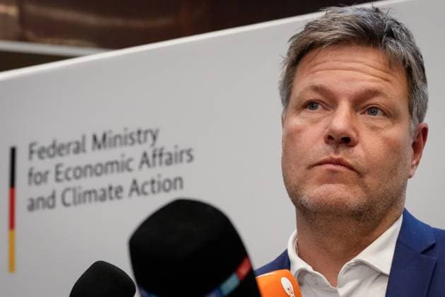 Canada Deutschland Energie Konferenz in Berlin Aktuell, 30.03.2023, Berlin, Wirtschafts- und Klimaminister Robert Habeck (Gruene) im Portrait beim Pressestatement im Anschluss an die Canada Germany Energy Conferenz in der Canadischen Botschaft in Berlin Berlin Berlin Deutschland