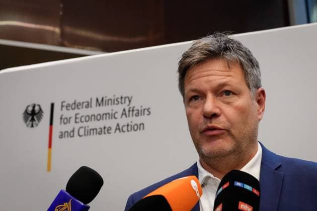 Canada Deutschland Energie Konferenz in Berlin Aktuell, 30.03.2023, Berlin, Wirtschafts- und Klimaminister Robert Habeck (Gruene) im Portrait beim Pressestatement im Anschluss an die Canada Germany Energy Conferenz in der Canadischen Botschaft in Berlin Berlin Berlin Deutschland