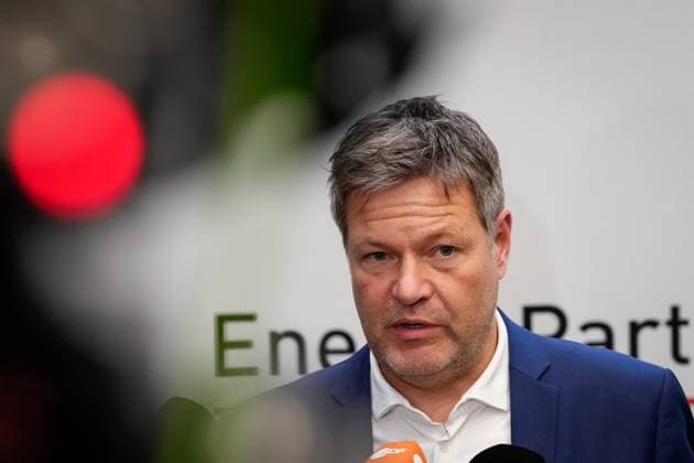 Canada Deutschland Energie Konferenz in Berlin Aktuell, 30.03.2023, Berlin, Wirtschafts- und Klimaminister Robert Habeck (Gruene) im Portrait beim Pressestatement im Anschluss an die Canada Germany Energy Conferenz in der Canadischen Botschaft in Berlin Berlin Berlin Deutschland