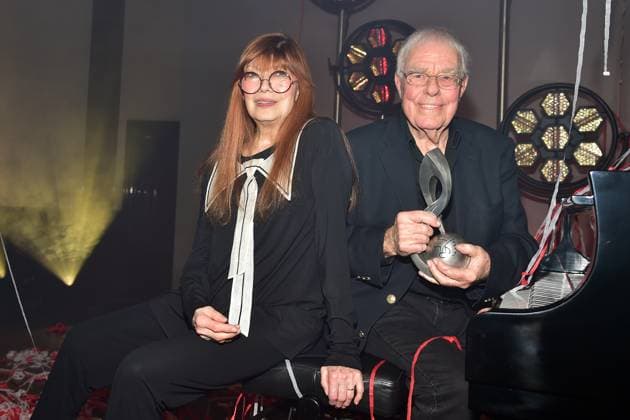 Bilder des Jahres 2023, Entertainment 03 März Entertainment Themen der Woche KW13 Deutscher MusikAutorenPreis 2023 Christian Bruhn für sein Lebenswerk, Katja Ebstein, Laudatorin am Klavier Ankunft roter Teppich zur 14. Preisverleihung, Deutscher MusikAutorenPreis 2023 am 30. März in Berlin *** Deutscher MusikAutorenPreis 2023 Christian Bruhn for his lifes work, Katja Ebstein, laudator at the piano Arrival red carpet to the 14 award ceremony, Deutscher MusikAutorenPreis 2023 on March 30 in Berlin Photopress Mueller