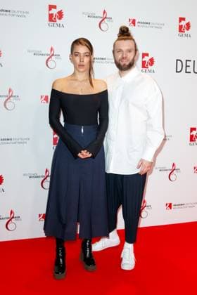 GEMA MusikautorInnenpreis 2023 Alina Süggeler und Andreas Andi Weizel (Frida Gold) beim 14. GEMA MusikautorInnenpreis im Ritz Carlton am 30.03.2023 in Berlin. Copyright: xEventpressxKochanx