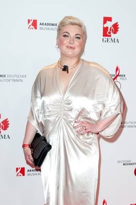 GEMA MusikautorInnenpreis 2023 Ela Steinmetz (Elaiza) beim 14. GEMA MusikautorInnenpreis im Ritz Carlton am 30.03.2023 in Berlin. Copyright: xEventpressxKochanx