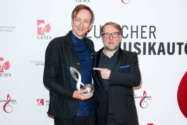 GEMA MusikautorInnenpreis 2023 Volker Bertelmann und Bjarne Maedel beim 14. GEMA MusikautorInnenpreis im Ritz Carlton am 30.03.2023 in Berlin. Copyright: xEventpressxKochanx