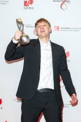 GEMA MusikautorInnenpreis 2023 Jacob Jüngst (JACE) beim 14. GEMA MusikautorInnenpreis im Ritz Carlton am 30.03.2023 in Berlin. Copyright: xEventpressxKochanx