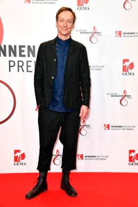 Volker Bertelmann beim 14. Deutschen Musikautor*innenpreis der GEMA 2023 im Hotel The Ritz-Carlton. Berlin, 30.03.2023