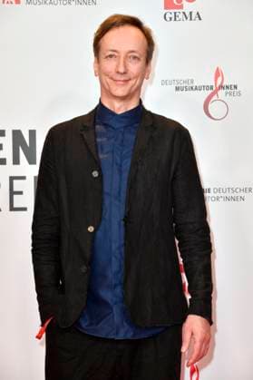 Volker Bertelmann beim 14. Deutschen Musikautor*innenpreis der GEMA 2023 im Hotel The Ritz-Carlton. Berlin, 30.03.2023