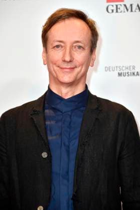 Volker Bertelmann beim 14. Deutschen Musikautor*innenpreis der GEMA 2023 im Hotel The Ritz-Carlton. Berlin, 30.03.2023