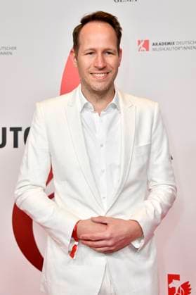 Tobias Reitz beim 14. Deutschen Musikautor*innenpreis der GEMA 2023 im Hotel The Ritz-Carlton. Berlin, 30.03.2023