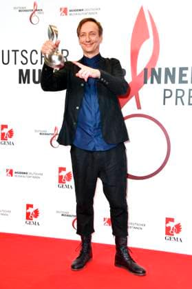 Volker Bertelmann beim 14. Deutschen Musikautor*innenpreis der GEMA 2023 im Hotel The Ritz-Carlton. Berlin, 30.03.2023