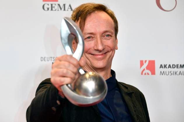 Volker Bertelmann beim 14. Deutschen Musikautor*innenpreis der GEMA 2023 im Hotel The Ritz-Carlton. Berlin, 30.03.2023