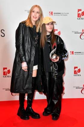 Lea und Luna beim 14. Deutschen Musikautor*innenpreis der GEMA 2023 im Hotel The Ritz-Carlton. Berlin, 30.03.2023