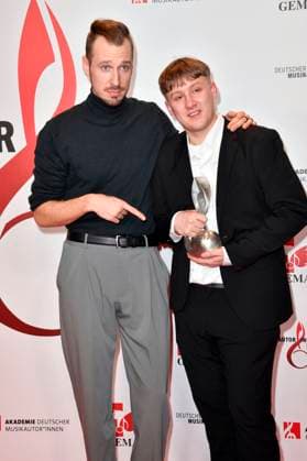 Alligatoah und Jace beim 14. Deutschen Musikautor*innenpreis der GEMA 2023 im Hotel The Ritz-Carlton. Berlin, 30.03.2023