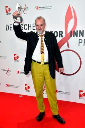Fabio Nieder beim 14. Deutschen Musikautor*innenpreis der GEMA 2023 im Hotel The Ritz-Carlton. Berlin, 30.03.2023
