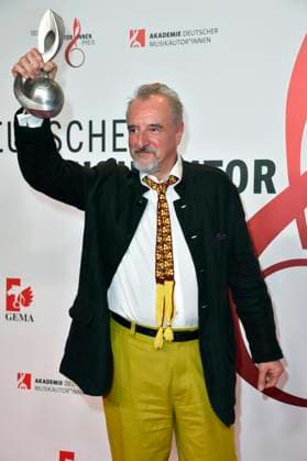 Fabio Nieder beim 14. Deutschen Musikautor*innenpreis der GEMA 2023 im Hotel The Ritz-Carlton. Berlin, 30.03.2023