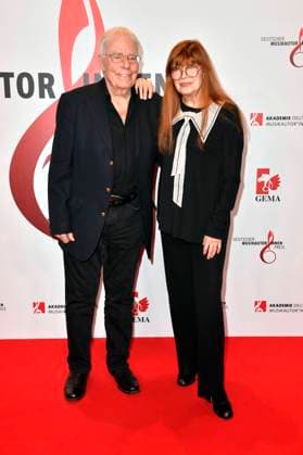 Christian Bruhn und Katja Ebstein beim 14. Deutschen Musikautor*innenpreis der GEMA 2023 im Hotel The Ritz-Carlton. Berlin, 30.03.2023