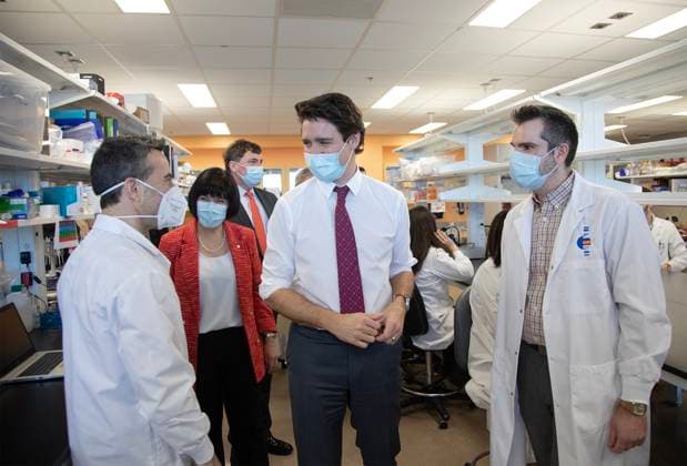 March 31, 2023, Moncton, NB, Canada: Prime Minister Justin Trudeau speaks with researchers during a visit to a cancer research institute in Moncton, N.B., on Friday, March 31, 2023. Moncton Canada  - ZUMAc35_ 20230331_zaf_c35_067 Copyright: xRonxWardx