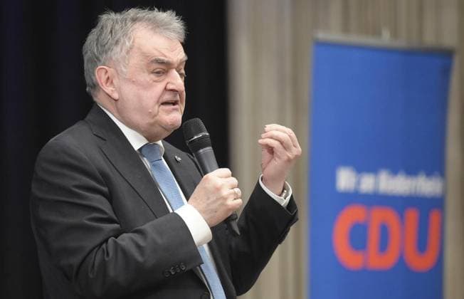 News Themen der Woche KW13 CDU Jahresempfang in Rees *** NUR FÜR REDAKTIONELLE ZWECKE *** EDITORIAL USE ONLY ***<p>Der Innenminister des Landes NRW, Herbert Reul, spricht am Freitag den 31.März.2023 beim CDU Jahresempfang über Die Innere Sicherheit in NRW im Bürgerhaus in Rees. Nach langer pandemiebedingter Pause läde der CDU Kreisverband Kleve wieder zu einem Jahresempfang ein. Deutschland Rees Copyright: ThorstenxLindekamp *** CDU Annual Reception in Rees FOR EDITORIAL PURPOSES ONLY EDITORIAL USE ONLY p The Minister of the Interior of the State of North Rhine-Westphalia, Herbert Reul, will speak on Friday, March 31, 2023 at the CDU Annual Reception on Internal Security in North Rhine-Westphalia in the community center in Rees After a long pandemic-related bre Copyright: ThorstenxLindekamp doc7pkpptz1t51vg0rin6x ,EDITORIAL USE ONLY
