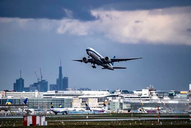 China Southern, Boeing 777 Cargo, startet auf dem Flughafen Frankfurt am Main, FRA, Hessen, Deutschland, Flughafen Frankfurt *** China Southern, Boeing 777 Cargo, takes off at Frankfurt Airport, FRA, Hesse, Germany, Frankfurt Airport