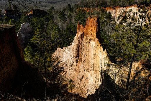 RECORD DATE NOT STATED The rock formations in the Providence Canyon State Park in Stewart County, Georgia, USA. *** der Fels Formationen ÊIn der Vorsehung Felsschlucht Staat parkähnliche ÊIn Stewart County, Georgia, USA 15872476