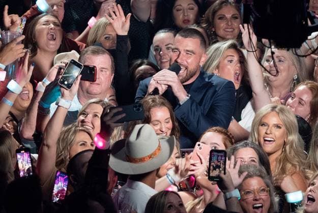 April 2, 2023, Austin, TX, USA: NFL Player Travis Kelce speaks during the 2023 CMT Music Awards at Moody Center on April 02, 2023 in Austin, Texas. Austin USA - ZUMAs181 20230402_zea_s181_289 Copyright: xAmyxPricex