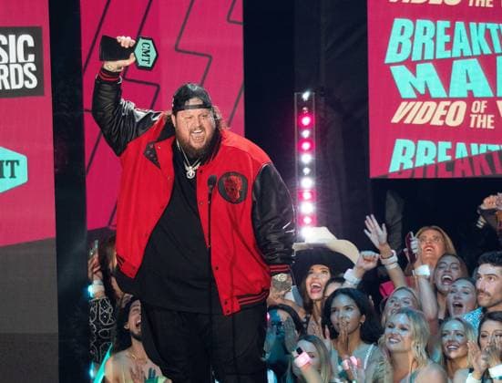April 2, 2023, Austin, TX, USA: Jelly Roll, winner of Male Breakthrough Video of the Year Son of a Sinner, speaks onstage during the 2023 CMT Music Awards at Moody Center on April 02, 2023 in Austin, Texas. Austin USA - ZUMAs181 20230402_zea_s181_163 Copyright: xAmyxPricex