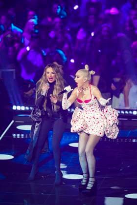 April 2, 2023, Austin, TX, United States: Singers CARLY PEARCE and GWEN STEFANI perform onstage at the 2023 Country Music Awards (CMT) held for the first time in Austin, Texas on April 2, 2023 at the Moody Center before a sold out crowd. Austin United States - ZUMAd150 20230402_znp_d150_254 Copyright: xBobxDaemmrichx