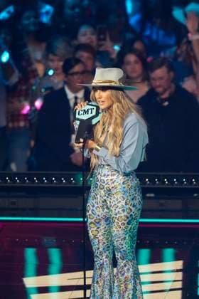 April 2, 2023, Austin, TX, United States: Singer LAINEY WILSON accepts an award onstage at the 2023 Country Music Awards (CMT) held for the first time in Austin, Texas on April 2, 2023 at the Moody Center before a sold out crowd. Austin United States - ZUMAd150 20230402_znp_d150_263 Copyright: xBobxDaemmrichx